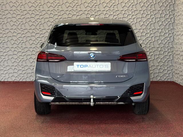 BMW 2-SERIE Active Tourer ? 230E ? M-SPORT ELEK.KLEP CAMERA WEGKLAPBARE.TREKHAAK AWD 4X4 4WD M-Sportpakket PHEV ? Top Auto's. Al 30 Jaar uw Bmw Specialist in , BMW M / M Sport / PHEV / HEV / Hybrid / Mhev / 25e / 30e / xDrive25e // xDrive30e / sDrive18i / sDrive20i 