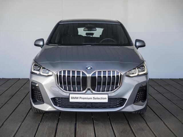BMW 2-SERIE Active Tourer 225e xDrive | M Sport Pakket | Innovation Pack | 18" | Head-Up Display | Verwarmd Stuurwiel | Trekhaak | Ekris Selection