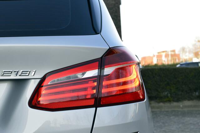 BMW 2-SERIE Active Tourer 218i M-Sport Rijklaarprijs-Garantie Navigatie Leder sport interieur Led Airco Head-Up