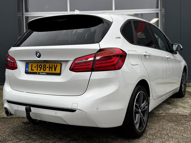 BMW 2-SERIE Active Tourer 225xe iPerformance Executive - Navigatie - Stoelverwarming - Camera - Trekhaak