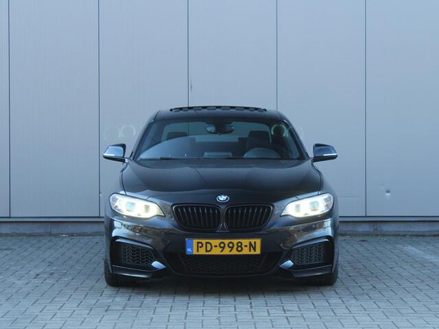 BMW 2-SERIE Coupé 218i Centennial Executive M-Sport | NAP | Schuif-/kanteldak | Stoelverwarming | Lichtmetalen velgen | Climate Control | Etc..