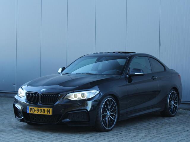 BMW 2-SERIE Coupé 218i Centennial Executive M-Sport | NAP | Schuif-/kanteldak | Stoelverwarming | Lichtmetalen velgen | Climate Control | Etc..