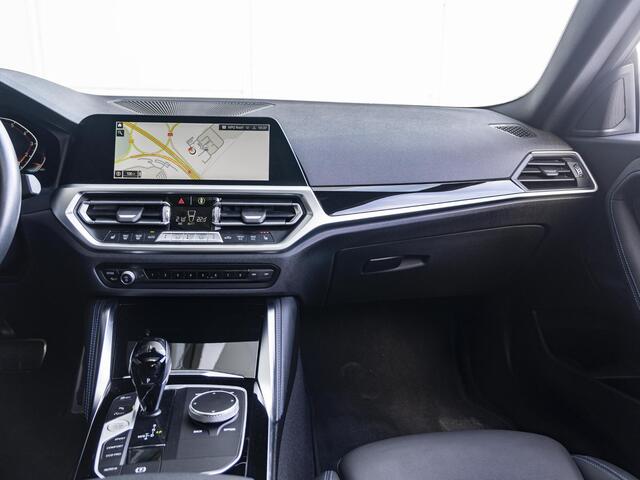 BMW 2-SERIE Coupé 220i | High Executive | M Sportpakket Pro | Schuif-/kanteldak | Laserlicht | Stoelverwarming | 19''