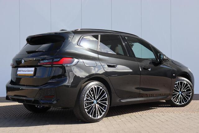 BMW 2-SERIE Active Tourer 225e xDrive M Sportpakket/ Premium Pack/ Stuurverwarming/ Comfort Acces/ Elektrische Trekhaak/ Panoramadak/ Harman-Kardon | Ekris Selection