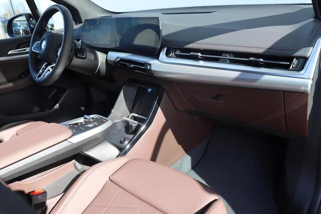 BMW 2-SERIE Active Tourer 225e xDrive M Sportpakket/ Premium Pack/ Stuurverwarming/ Comfort Acces/ Elektrische Trekhaak/ Panoramadak/ Harman-Kardon | Ekris Selection