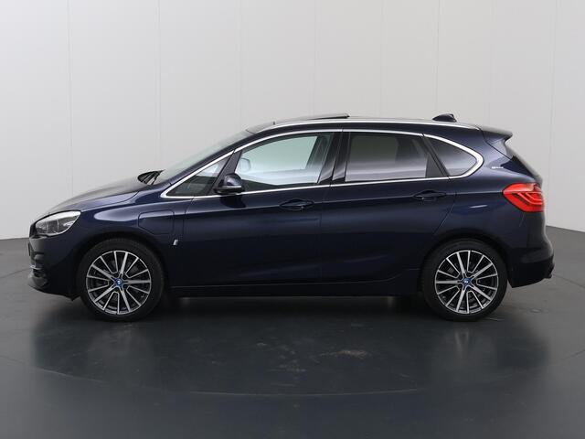 BMW 2-SERIE Active Tourer 225xe iPerformance High Executive | HUD | Lederen Interieur | Groot Navigatie | DAB | Camera | Stoelverwarming | Panoramadak | Harman/Kardon | BMW LED | Ele. kofferdeksel |