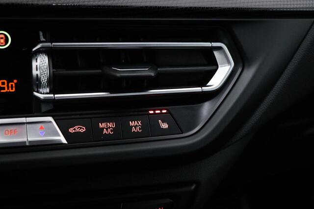 BMW 2-SERIE Gran Coupé 218i Business Edition Plus | SPORT LINE / PARKING PACK | STOELVERWARMING | DAB | APPLE | CAMERA