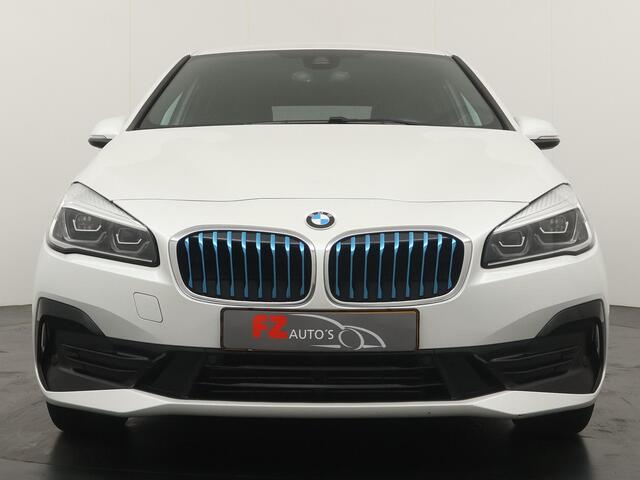 BMW 2-SERIE Active Tourer 225xe iPerformance Executive - Navigatie - Stoelverwarming - Camera - Trekhaak