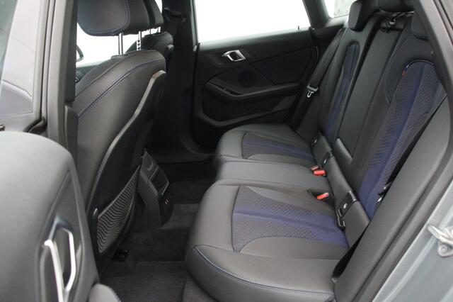 BMW 2-SERIE 218i M-Sport Automaat - Digitaal Cockpit, Carplay, Half Leer, Stoelverw.