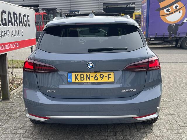 BMW 2-SERIE Active Tourer 225e xDrive Luxury Line 17"/Leder + memory/Panoramadak/Stoelmassage/Harman Kardon/Camera/Head-up/Dodehoek/Apple Carplay & Android Auto