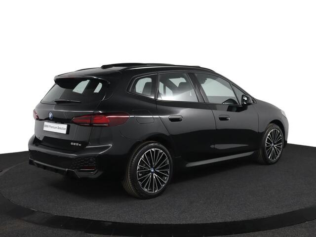 BMW 2-SERIE Active Tourer 225e xDrive | M Sportpakket | Harman-Kardon | Trekhaak | elektrisch glazen panorama-dak |