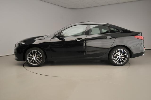 BMW 2-SERIE Gran Coupe 218i | LED | Navigatie | Schuifdak | Clima | PDC | Cruise controle | DAB | Alu 17 inch