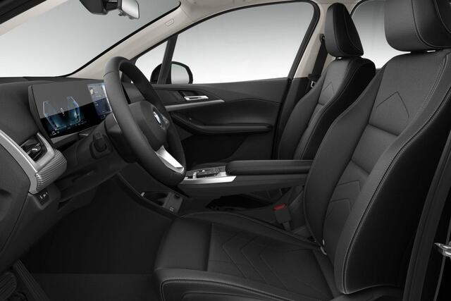 BMW 2-SERIE Active Tourer 225e xDrive Stuurwielrand Verwarming / Glazen dak / Electrische Zwenkhaak / Getinte Ramen Achter / Stoelverwarming / Achteruitrij Camera