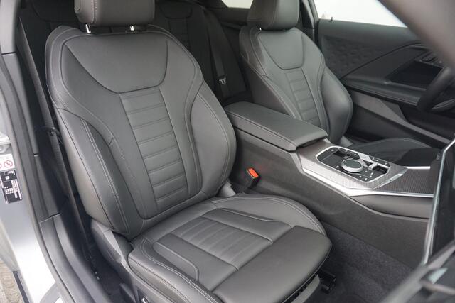 BMW 2-SERIE Coupé 218i Individual Frozen Pure Grey | M Sportpakket | Stuur- en stoelverwarming | Harman Kardon | Innovation Pack | Comfort Pack | Lentevoordeel