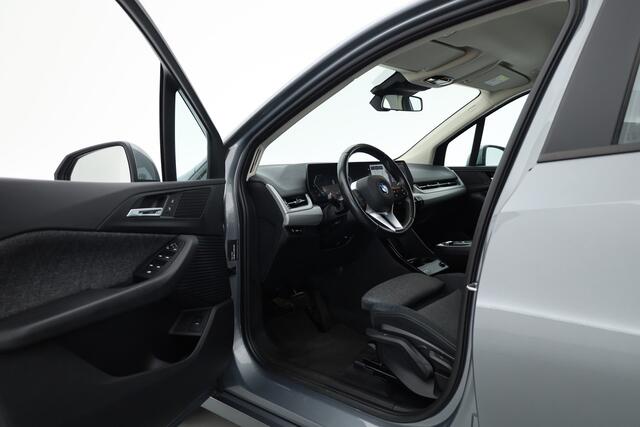 BMW 2-SERIE Active Tourer 218i | Navi | All Seasons | Camera | Apple CarPlay | LED | Stoelverw. | Cruise Ctrl.