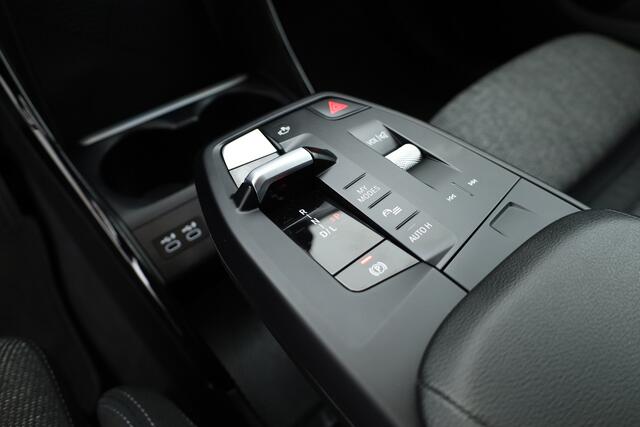 BMW 2-SERIE Active Tourer 218i | Navi | All Seasons | Camera | Apple CarPlay | LED | Stoelverw. | Cruise Ctrl.