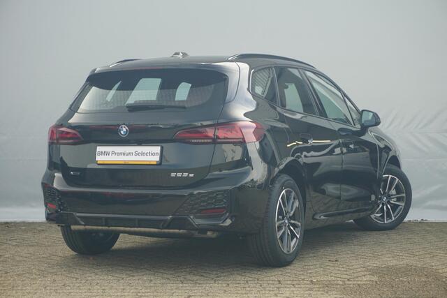 BMW 2-SERIE Active Tourer 225e xDrive | M Sportpakket | Head-Up Display | Harman Kardon | Trekhaak