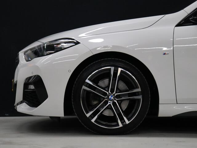 BMW 2-SERIE Gran Coupé 218i M Sport [SCHUIFKANTELDAK, APPLE CARPLAY, ANDROID, LEDEREN SPORTSTOELEN, STOELVERWARMING, CAMERA, CRUISE, CLIMATE, NIEUWSTAAT]