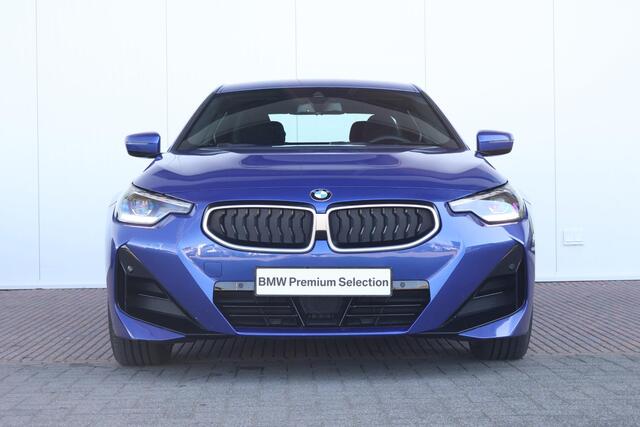 BMW 2-SERIE Coupé 218i M Sportpakket/ 19 inch LM/ Stoelverwarming/ BMW Live Cockpit Plus/ Cruise Control/ Navigatie