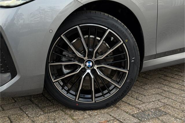 BMW 2-SERIE Act.Tourer 230e xDrive 326 PK M-Sport | Panodak | Head-up | Memory | Harman Kardon | Comfort Access
