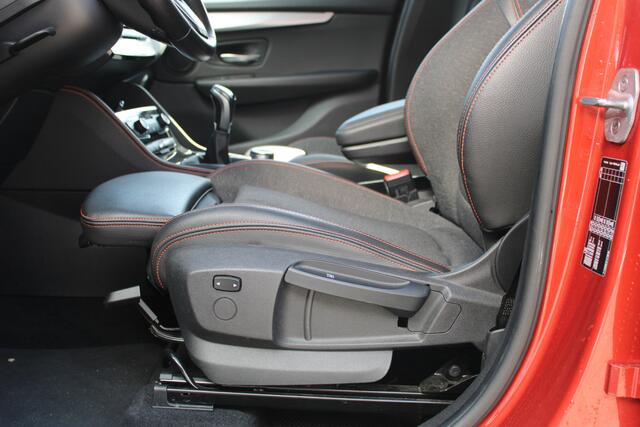 BMW 2-SERIE Active Tourer 218i Executive Edition//Head up//Sportstoelen//Led!!