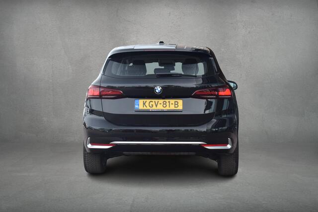 BMW 2-SERIE Active Tourer 218i | Leer | Camera | Apple CarPlay