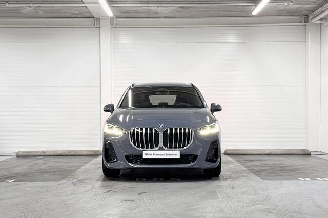 BMW 2-SERIE Active Tourer 225e xDrive | M-Sport | Travel Pack | Premium Pack | Driving Assistant | Panoramadak | Comfort Access | Trekhaak l Huisselectie