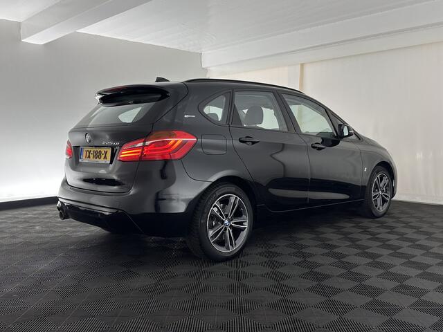BMW 2-SERIE Active Tourer 225xe iPerformance Saphir Edition {SOH-84%} Aut. *LEATHER | HEAD-UP | FULL-LED | HEATED-SPORTSEATS | CAMERA | NAVI-FULLMAP | PRIVACY-GLASS | ECC | PDC | 17''ALU*