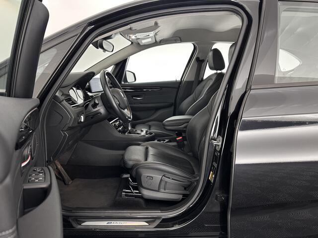 BMW 2-SERIE Active Tourer 225xe iPerformance Saphir Edition {SOH-84%} Aut. *LEATHER | HEAD-UP | FULL-LED | HEATED-SPORTSEATS | CAMERA | NAVI-FULLMAP | PRIVACY-GLASS | ECC | PDC | 17''ALU*