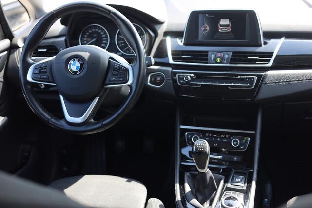 BMW 2-SERIE Active Tourer 216i EXECUTIVE I TREKHAAK I SPORT LINE I SFEERVERLICHTING