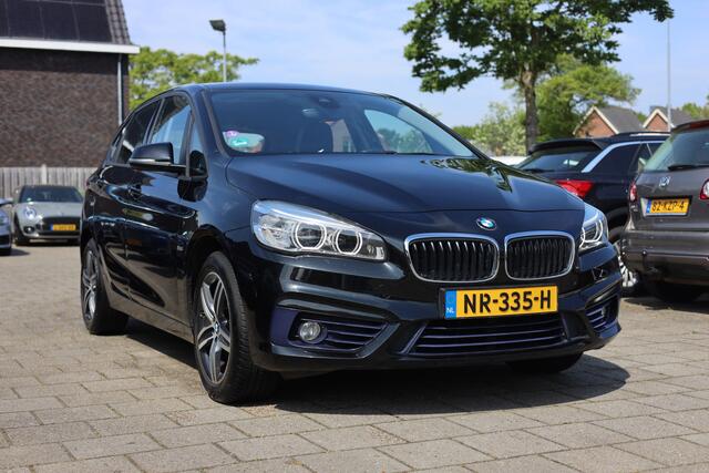 BMW 2-SERIE Active Tourer 216i EXECUTIVE I TREKHAAK I SPORT LINE I SFEERVERLICHTING