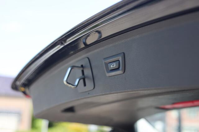 BMW 2-SERIE Active Tourer 216i EXECUTIVE I TREKHAAK I SPORT LINE I SFEERVERLICHTING