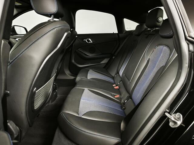 BMW 2-SERIE Gran Coupé 218i Introduction Edition | M-Sport | Panoramadak | Camera | LED |