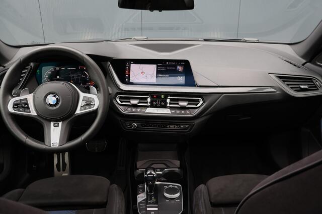 BMW 2-SERIE Gran Coupé M235i xDrive High Executive 306pk | Pano | ACC | Harman Kardon | Head-up Display | Keyless | 19 Inch | Stoelverwarming | Elektr. verst. stoelen | M-Sport Plus