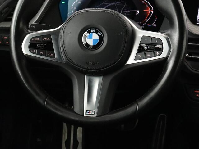 BMW 2-SERIE Gran Coupé 218i M Sport | Stoelverwarming | Camera | Carplay | Sportstoelen | Leder | Live Cockpit | Climate control | Navigatie | Cruise control | Parkeer hulp