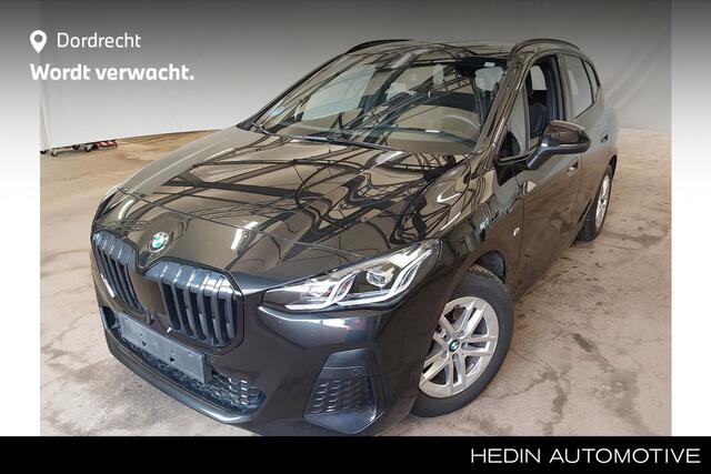 BMW 2-SERIE Active Tourer 220i M-Sport | Trekhaak | Massage | Harman Kardon | Driving Assistant Plus | Elec. stoelen