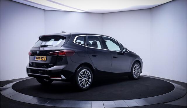 BMW 2-SERIE Active Tourer 218iA LUXURY Line FULL LED | LEDER | CAMERA | CARPLAY | NAVI | ELEK KLEP | PDC V+A | LMV