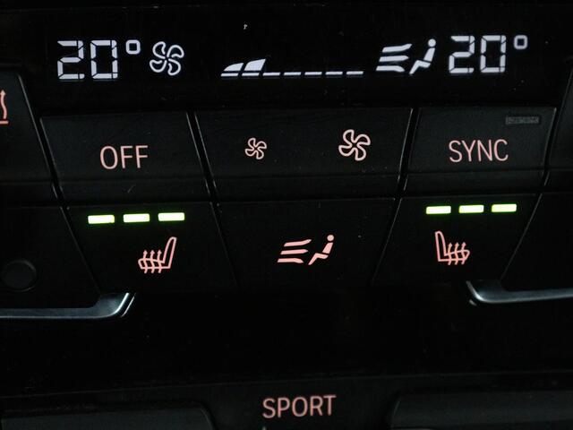 BMW 2-SERIE Active Tourer 225xe iPerformance Sport Line | SOH 88,1% | Panoramadak | Stoelverwarming | Harman/Kardon | Carplay | Sportstoelen | Head-Up | Camera | Navigatie | DAB | Park Assist | PHEV | Plug In