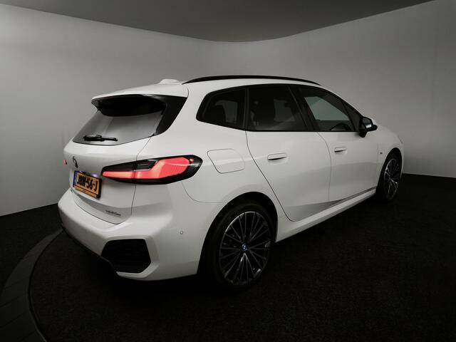 BMW 2-SERIE Active Tourer 225e xDrive M-sport | Panoramadak | Lederen bekleding | Head-up display |