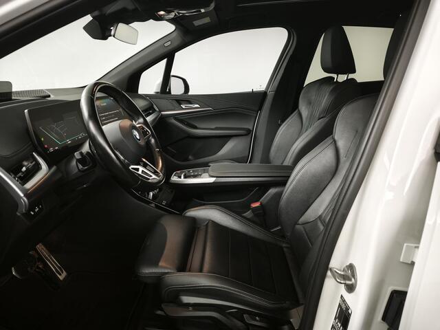 BMW 2-SERIE Active Tourer 225e xDrive M-sport | Panoramadak | Lederen bekleding | Head-up display |