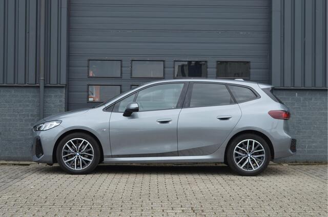 BMW 2-SERIE Active Tourer 218i | M-PAKKET | CAMERA | ORG. NL |