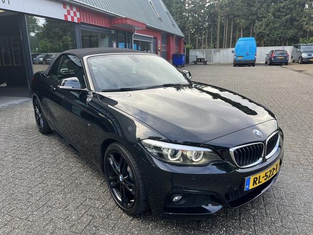 BMW 2-SERIE Cabrio 220i M-Sport High Executive 1e Eign.