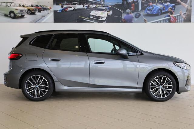 BMW 2-SERIE Active Tourer 225e xDrive M Sport Pro | Panoramadak | Head Up | Harman Kardon | Driving Assistant Plus | Trekhaak