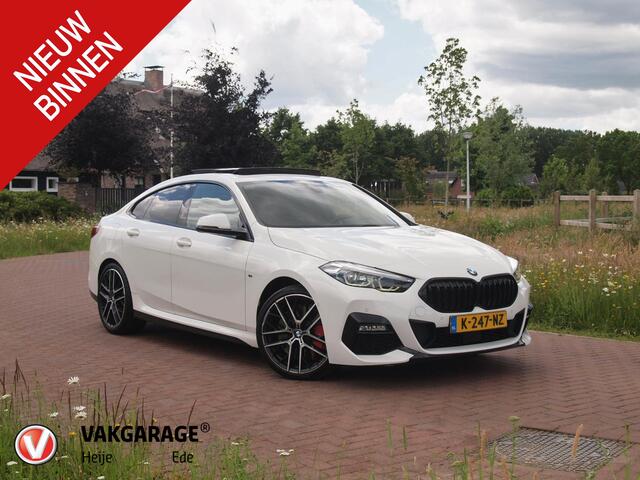 BMW 2-SERIE Gran Coupé 218i High Executive Edition | M-Performance Pakket | Panoramadak | Camera | Trekhaak | Sfeerverlichting | Apple Carplay |