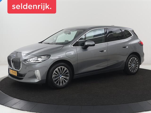 BMW 2-SERIE Active Tourer 225e xDrive Luxury Line | SOH 95,1% | Trekhaak | Leder | Full LED | Head Up| Keyless | Navigatie | Carplay | 17" | Stoelverwarming | 360 Camera | Adaptive Cruise