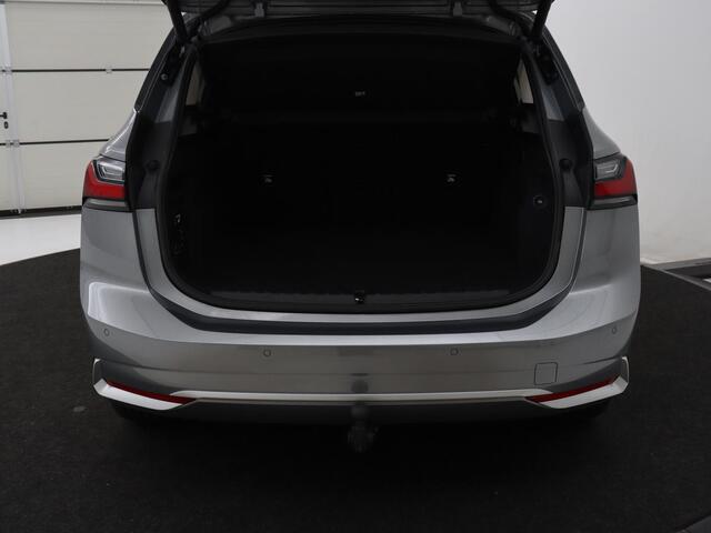BMW 2-SERIE Active Tourer 225e xDrive Luxury Line | SOH 95,1% | Trekhaak | Leder | Full LED | Head Up| Keyless | Navigatie | Carplay | 17" | Stoelverwarming | 360 Camera | Adaptive Cruise