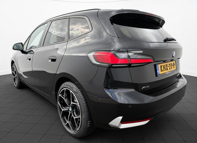 BMW 2-SERIE Active Tourer 230e xDrive aut., Soh 95% | Trekhaak | Vol opties