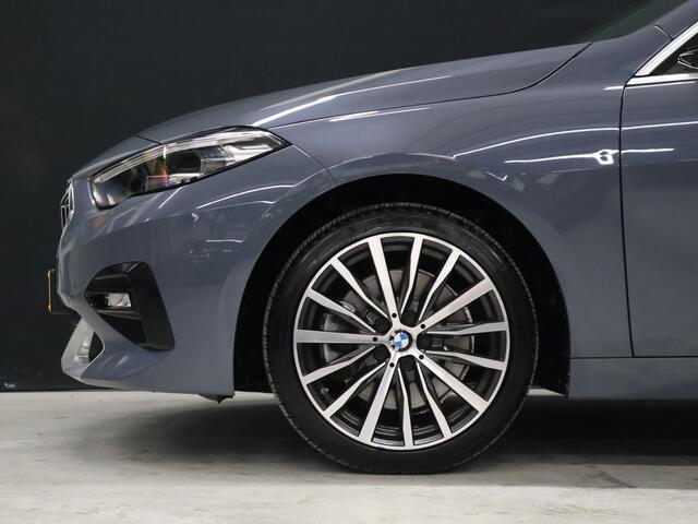 BMW 2-SERIE Gran Coupé 220i M Sport [SCHUIFKANTELDAK, APPLE CARPLAY, TREKHAAK, ANDROID, CRUISE, STOELVERWARMING, PDC, DIGITAL DASH, VOL LEDER, NAVIGATIE, NIEUWSTAAT]