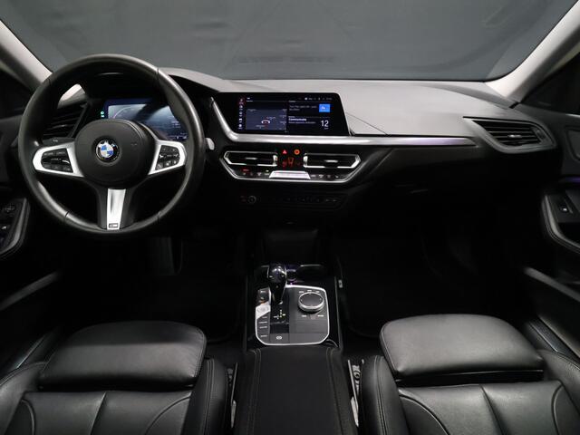 BMW 2-SERIE Gran Coupé 220i M Sport [SCHUIFKANTELDAK, APPLE CARPLAY, TREKHAAK, ANDROID, CRUISE, STOELVERWARMING, PDC, DIGITAL DASH, VOL LEDER, NAVIGATIE, NIEUWSTAAT]