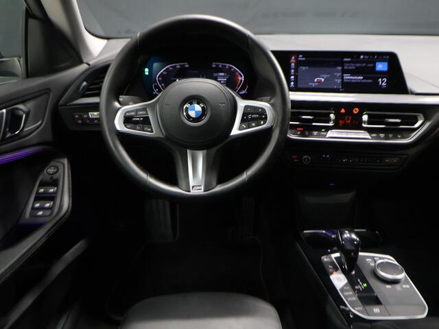 BMW 2-SERIE Gran Coupé 220i M Sport [SCHUIFKANTELDAK, APPLE CARPLAY, TREKHAAK, ANDROID, CRUISE, STOELVERWARMING, PDC, DIGITAL DASH, VOL LEDER, NAVIGATIE, NIEUWSTAAT]